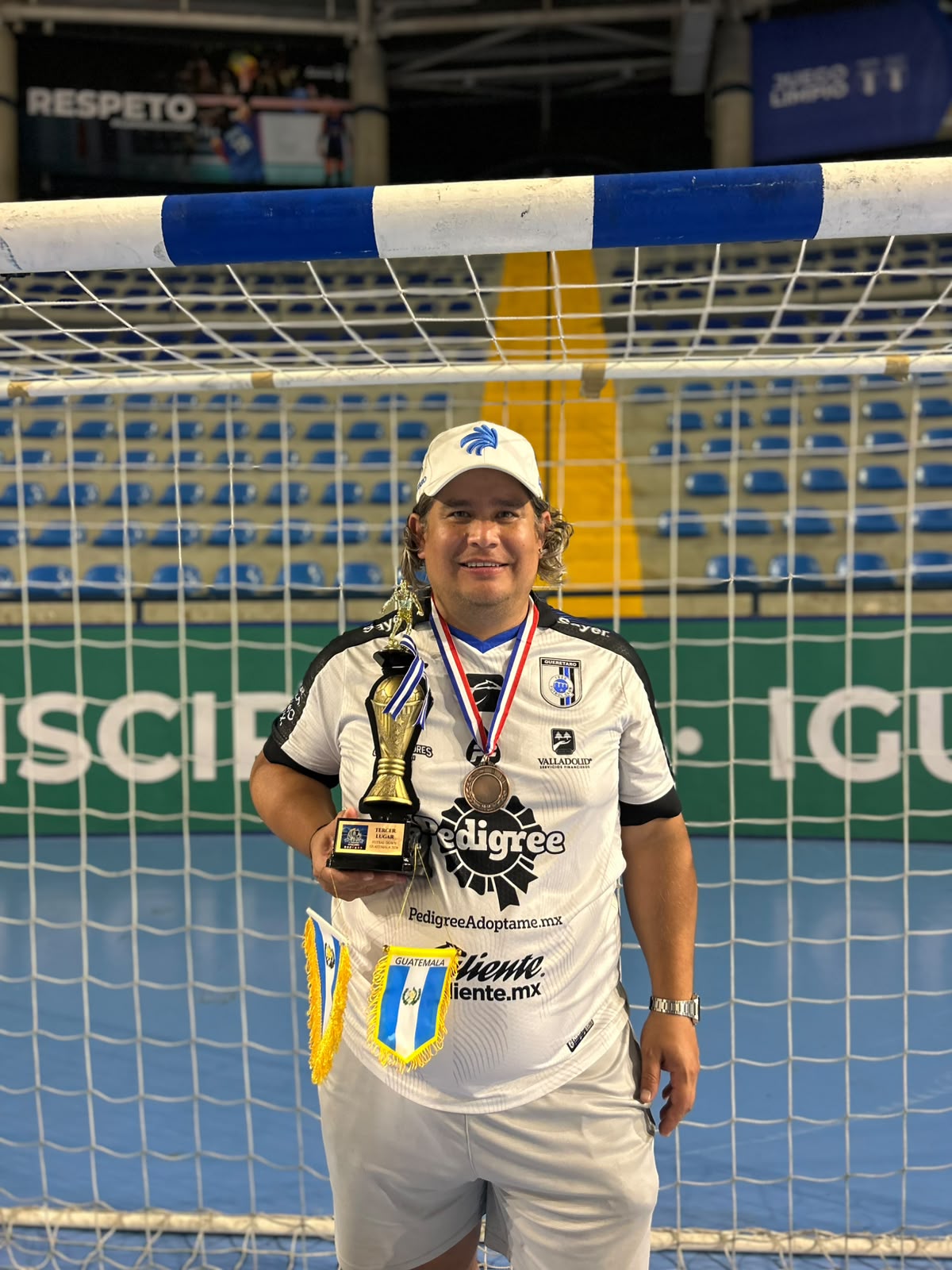 El equipo Gallos Smiling en Guatemala