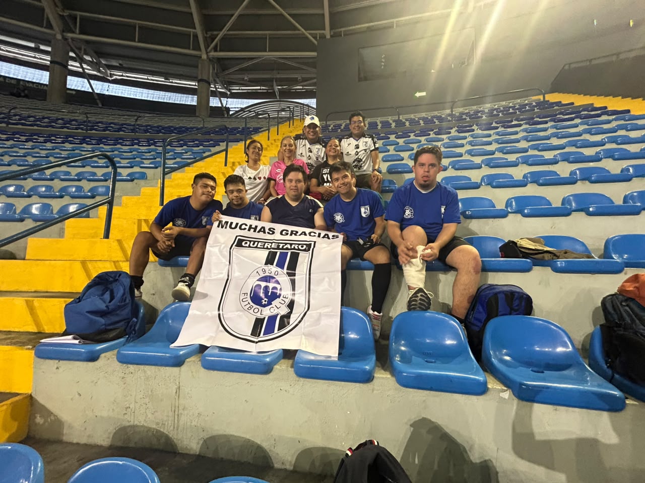 Gallos Smiling celebrando en Guatemala